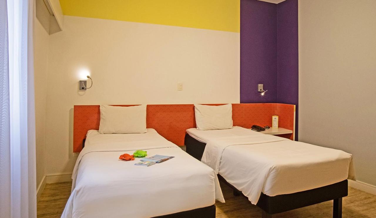ホテル Ibis Styles Balneario Camboriu - 1 Quadra Do Mar エクステリア 写真