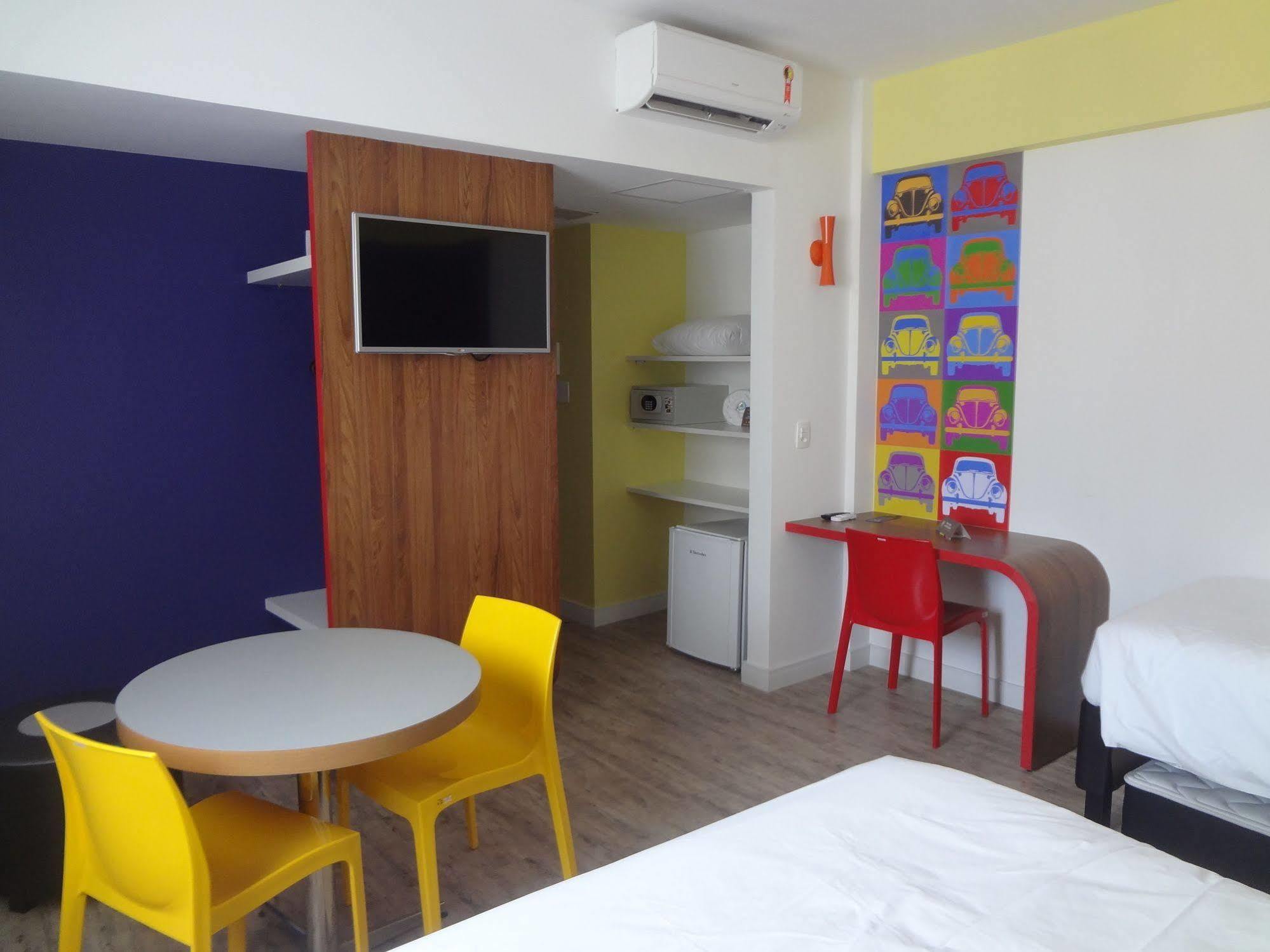 ホテル Ibis Styles Balneario Camboriu - 1 Quadra Do Mar エクステリア 写真